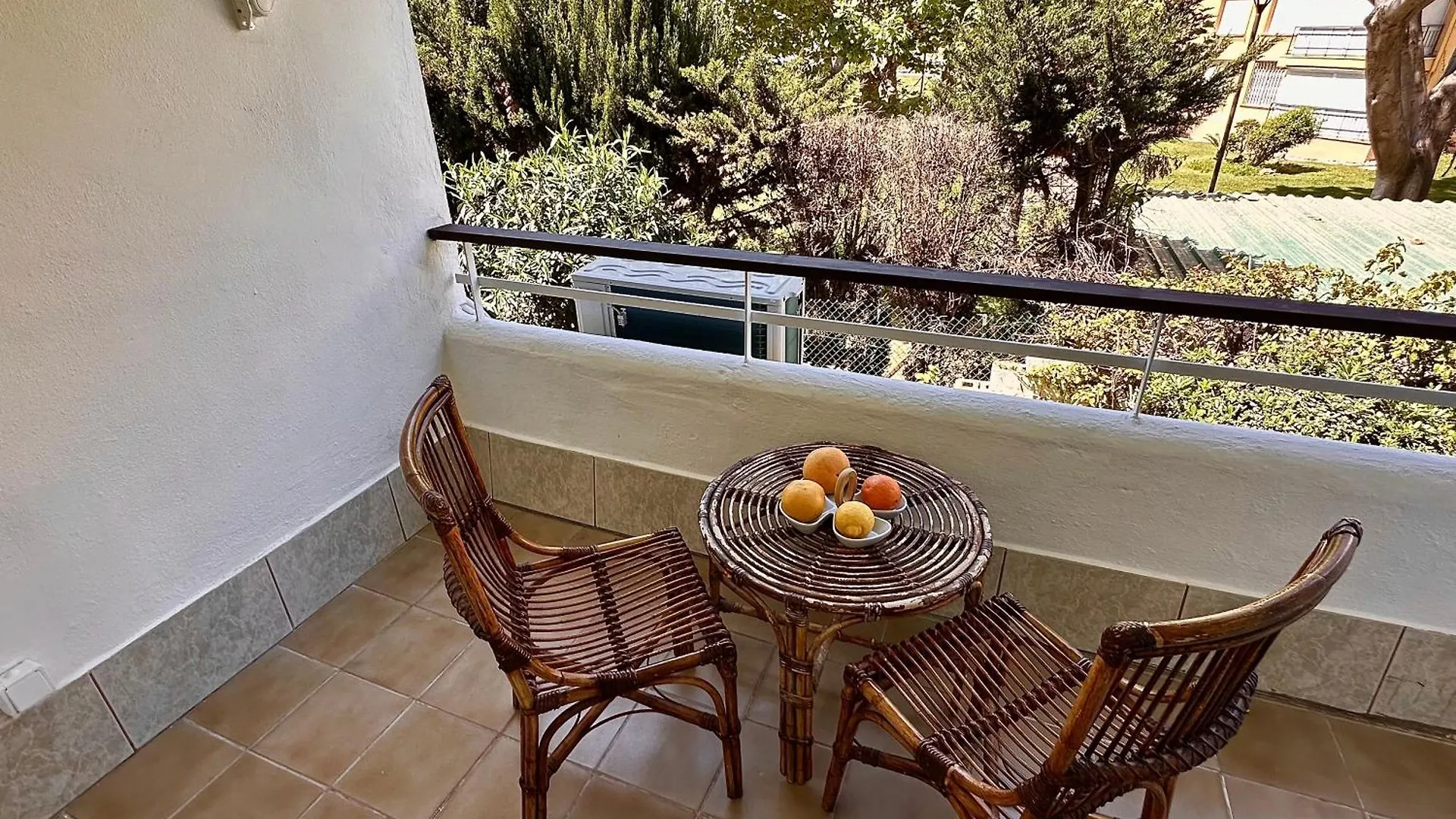 Tiffany Lovely New Apartment 51 Estepona Spain